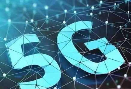 智慧物流 howo t5g自动集卡的性能正不断升级